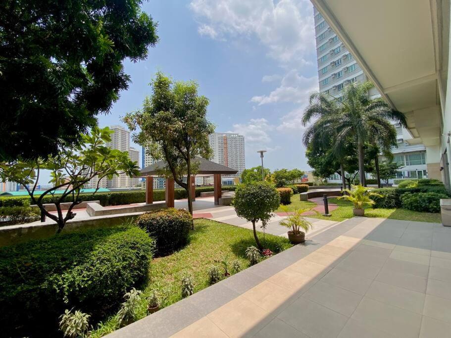 Makati Penthouse With Stunning City Skyline View Манила Экстерьер фото