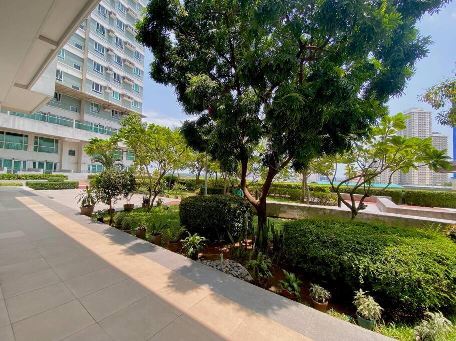 Makati Penthouse With Stunning City Skyline View Манила Экстерьер фото