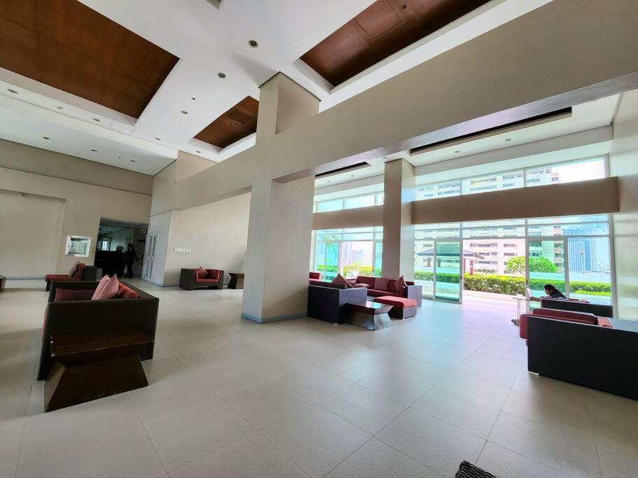 Makati Penthouse With Stunning City Skyline View Манила Экстерьер фото